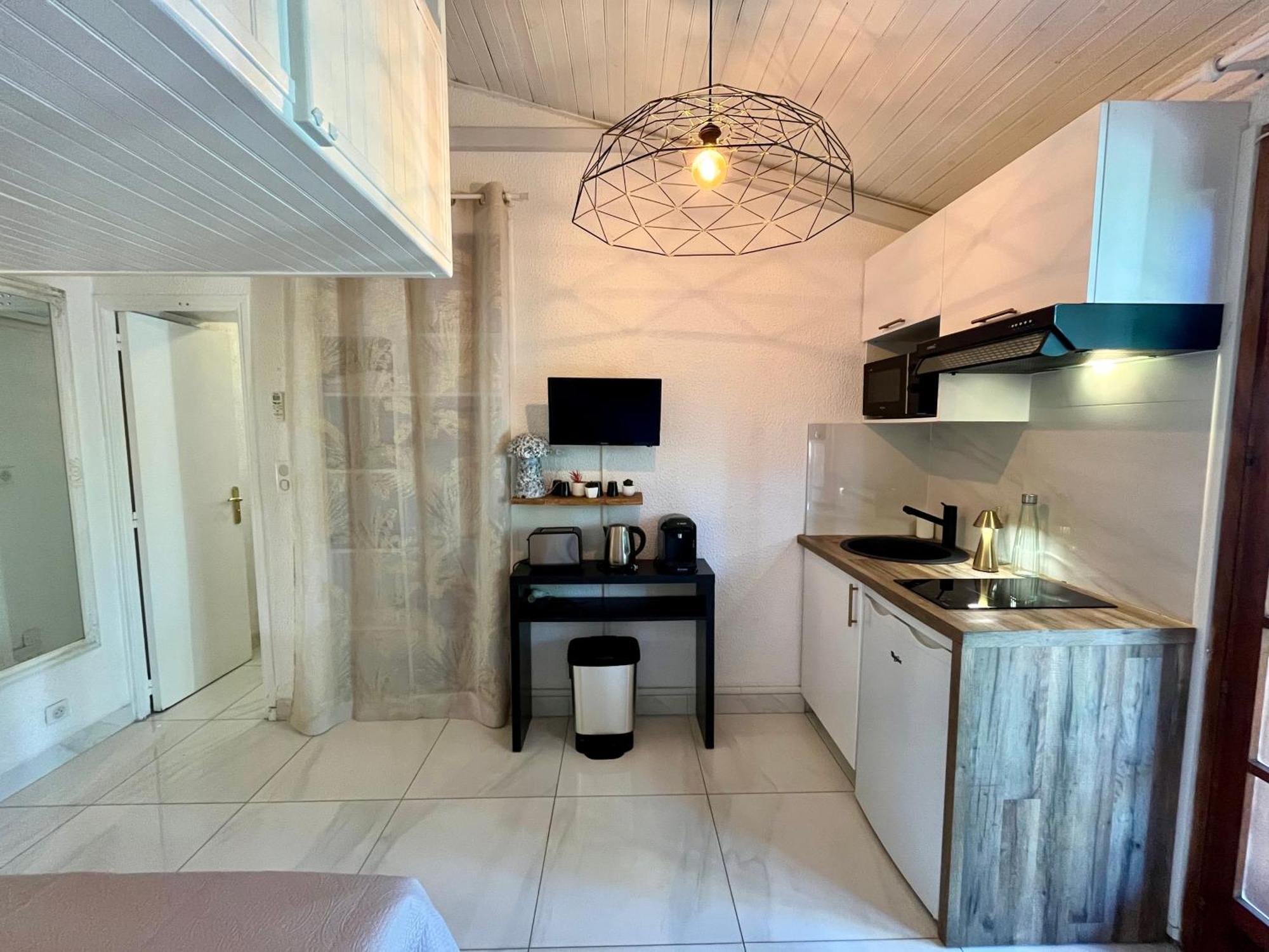 Joli Studio Maisonnette A 100M De La Plage ปอร์ติชโช ภายนอก รูปภาพ